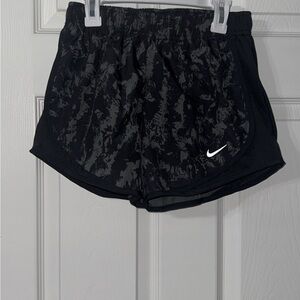 Nike Women's Black Patterned Athletic Shorts